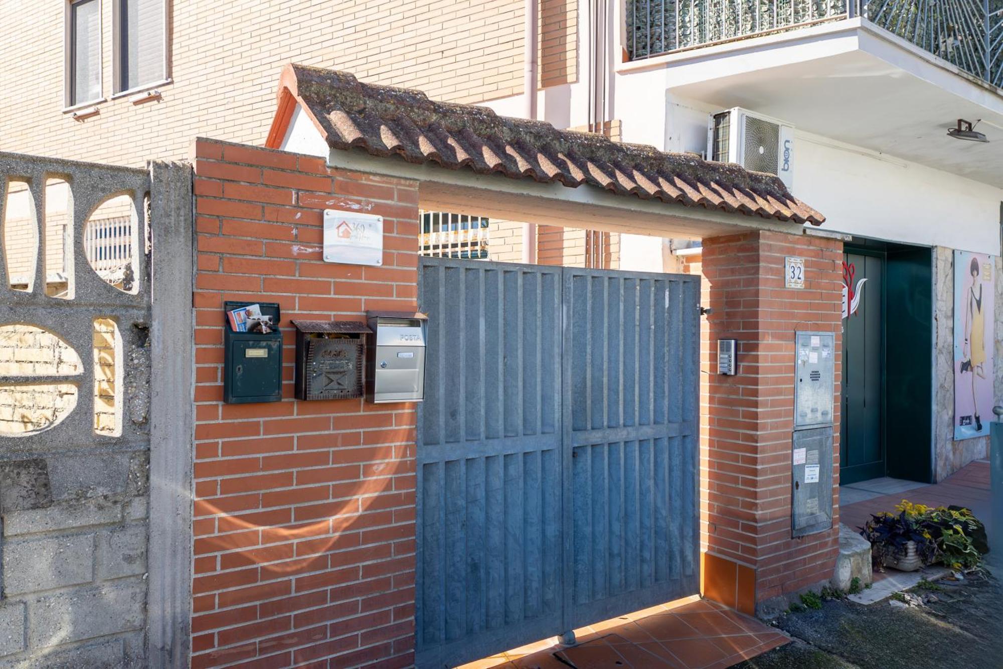 360 Guesthouse - Apartment With Terrace ฟิวมิชีโน ภายนอก รูปภาพ